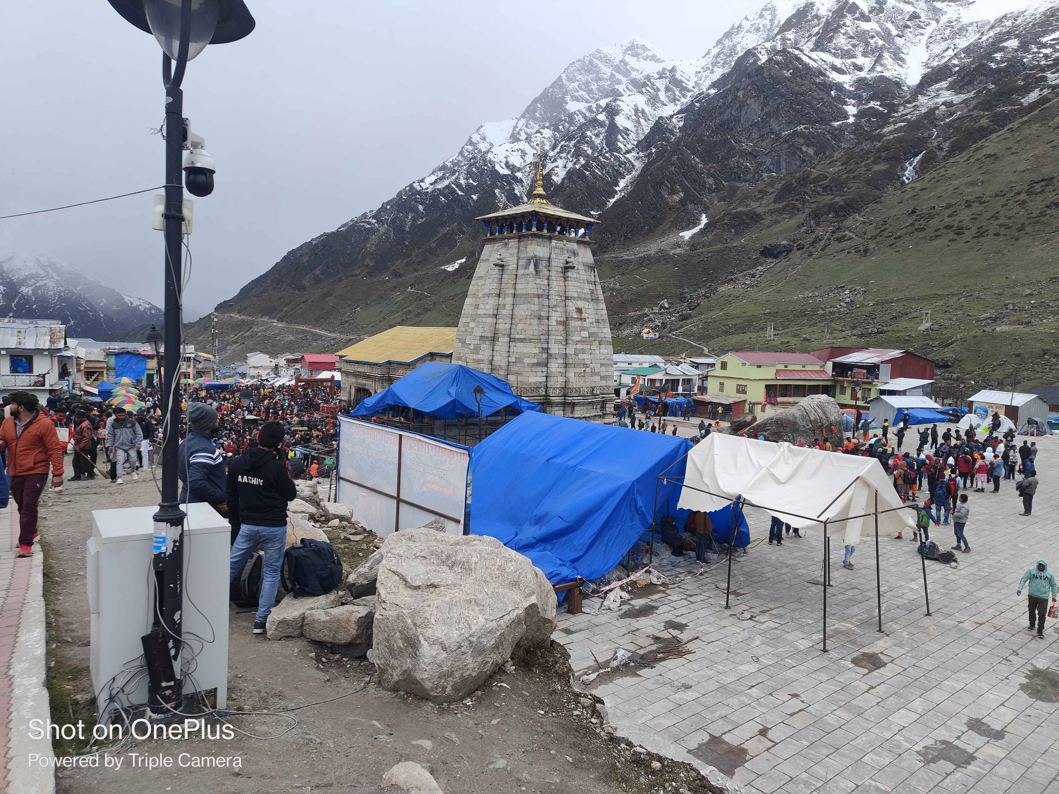 backsideofkedarnathtemple.jpg